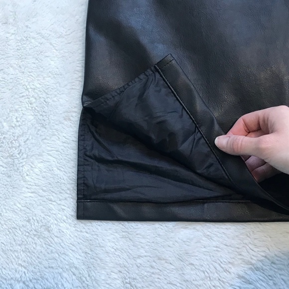 Accomplice Vintage Black Faux Leather Skirt Hot Goth Wednesday Vibe Size 7 - Picture 5 of 6